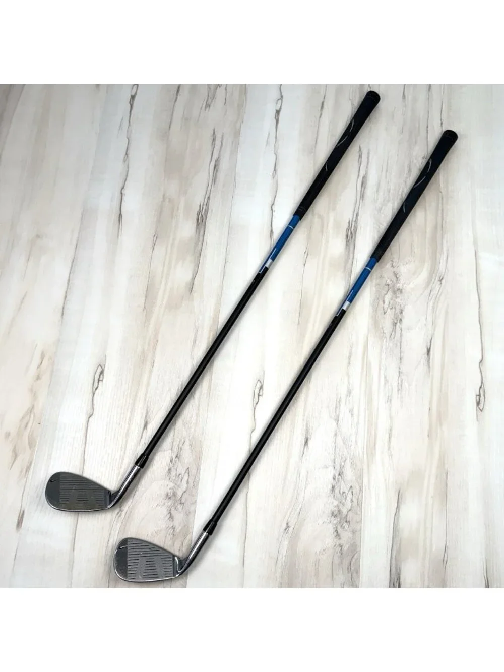 Lot 2 NIKE Blue Jrs 2 Junior Mid-Iron & Pitching Wedges RH 29